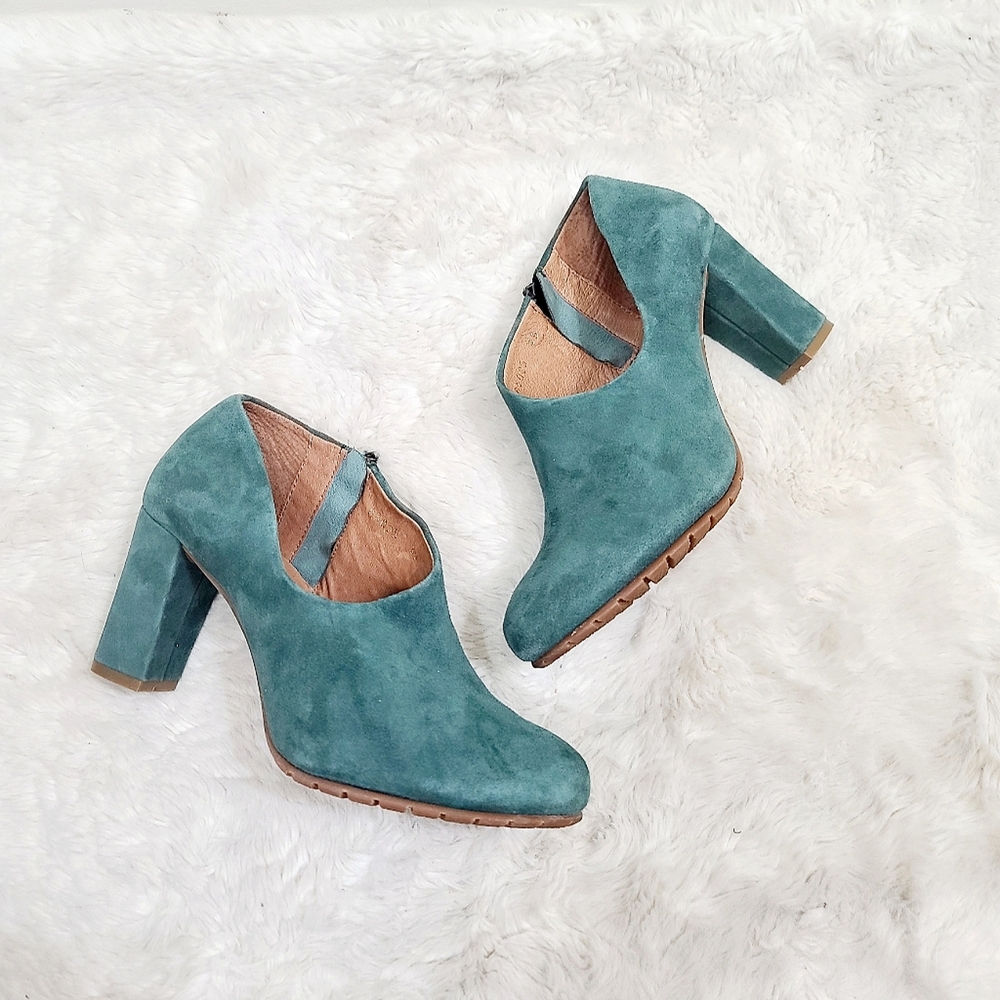 Anthropologie Green Suede Side-Scoop Booties